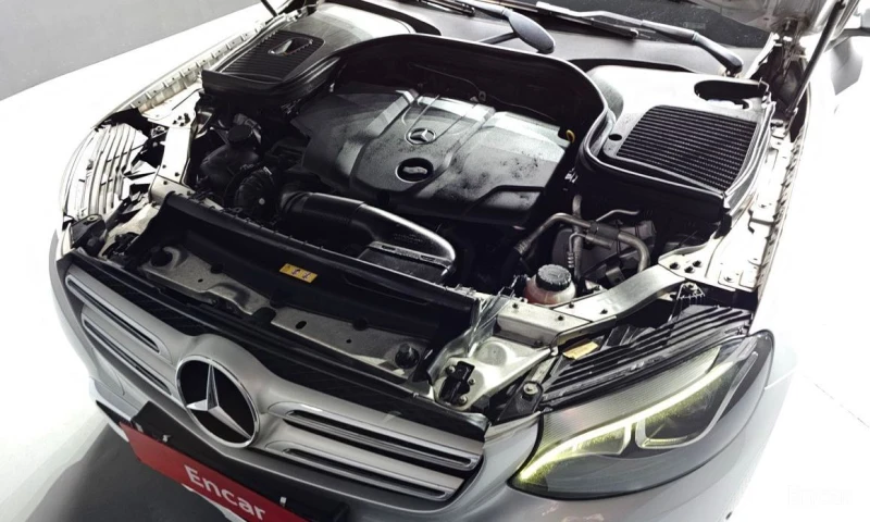 Mercedes-Benz GLC 220, снимка 6 - Автомобили и джипове - 53469303