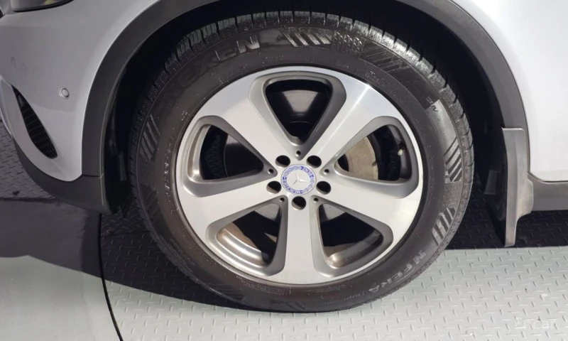 Mercedes-Benz GLC 220, снимка 5 - Автомобили и джипове - 53469303