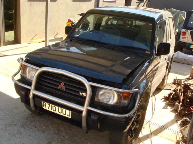 Mitsubishi Pajero 3.0 V6, снимка 3 - Автомобили и джипове - 46833987