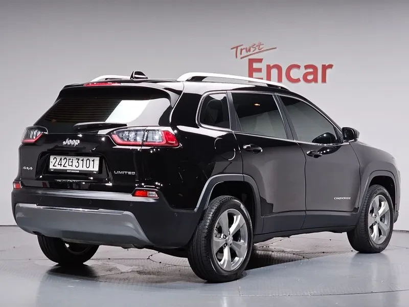 Jeep Cherokee 2.4 Limited Awd, снимка 2 - Автомобили и джипове - 56578153