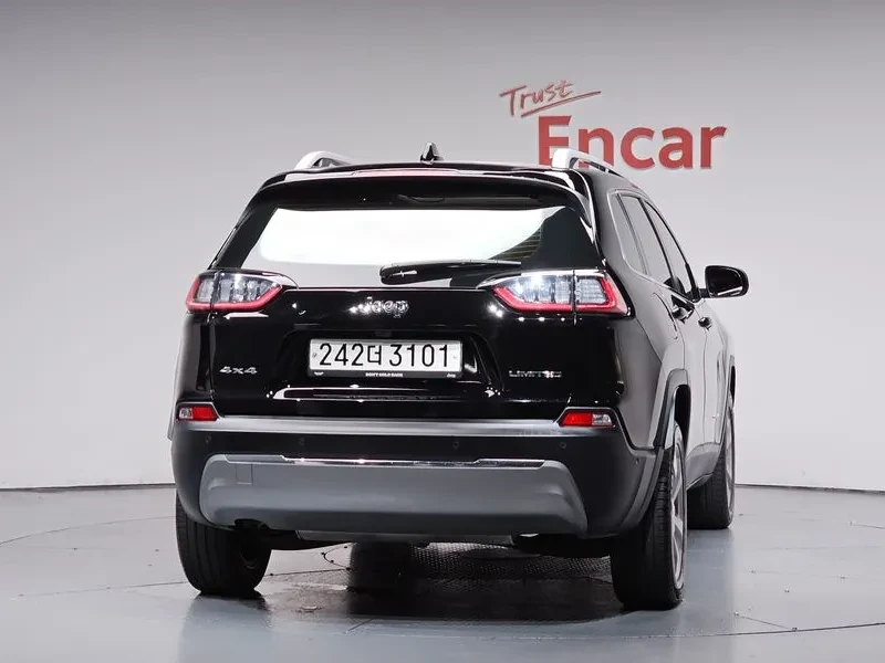 Jeep Cherokee 2.4 Limited Awd, снимка 4 - Автомобили и джипове - 56578153