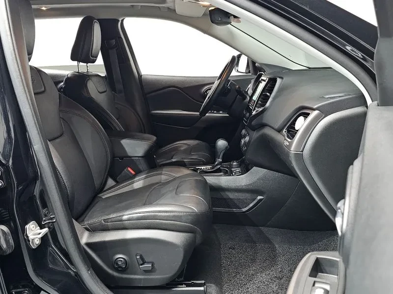 Jeep Cherokee 2.4 Limited Awd, снимка 10 - Автомобили и джипове - 56578153
