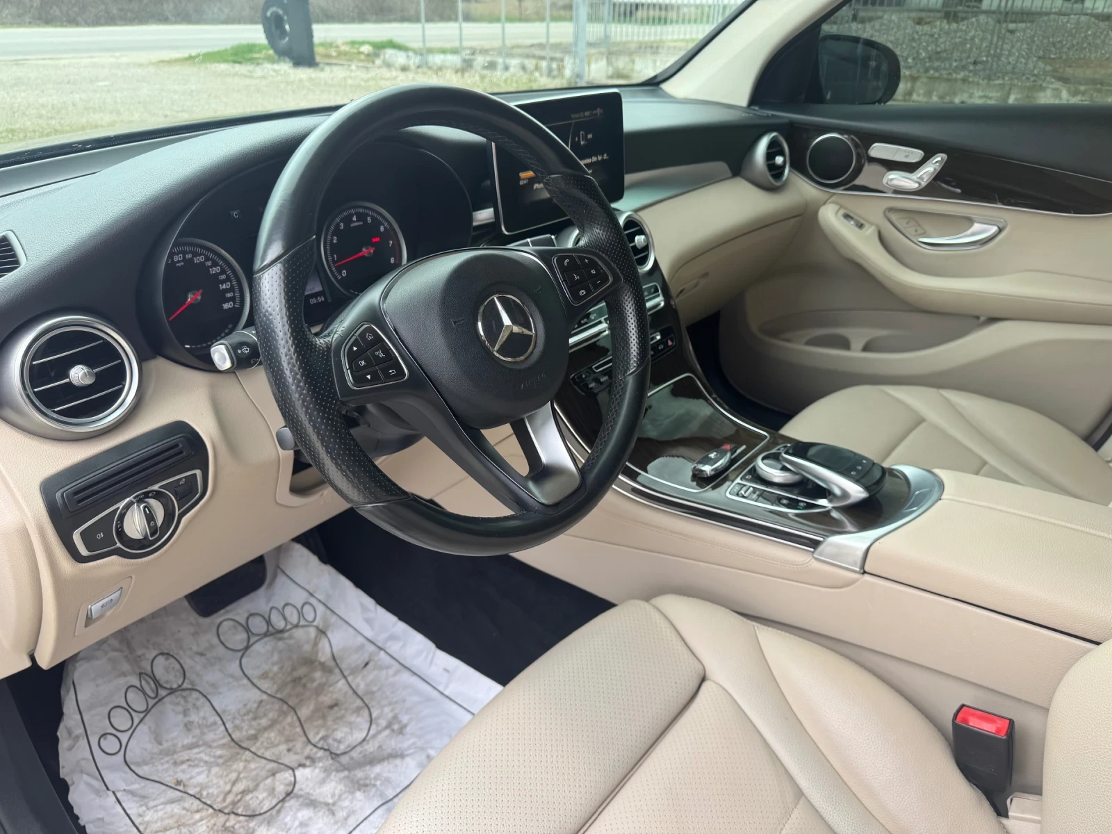 Mercedes-Benz GLC 300 4MATIC * TOP - изображение 7