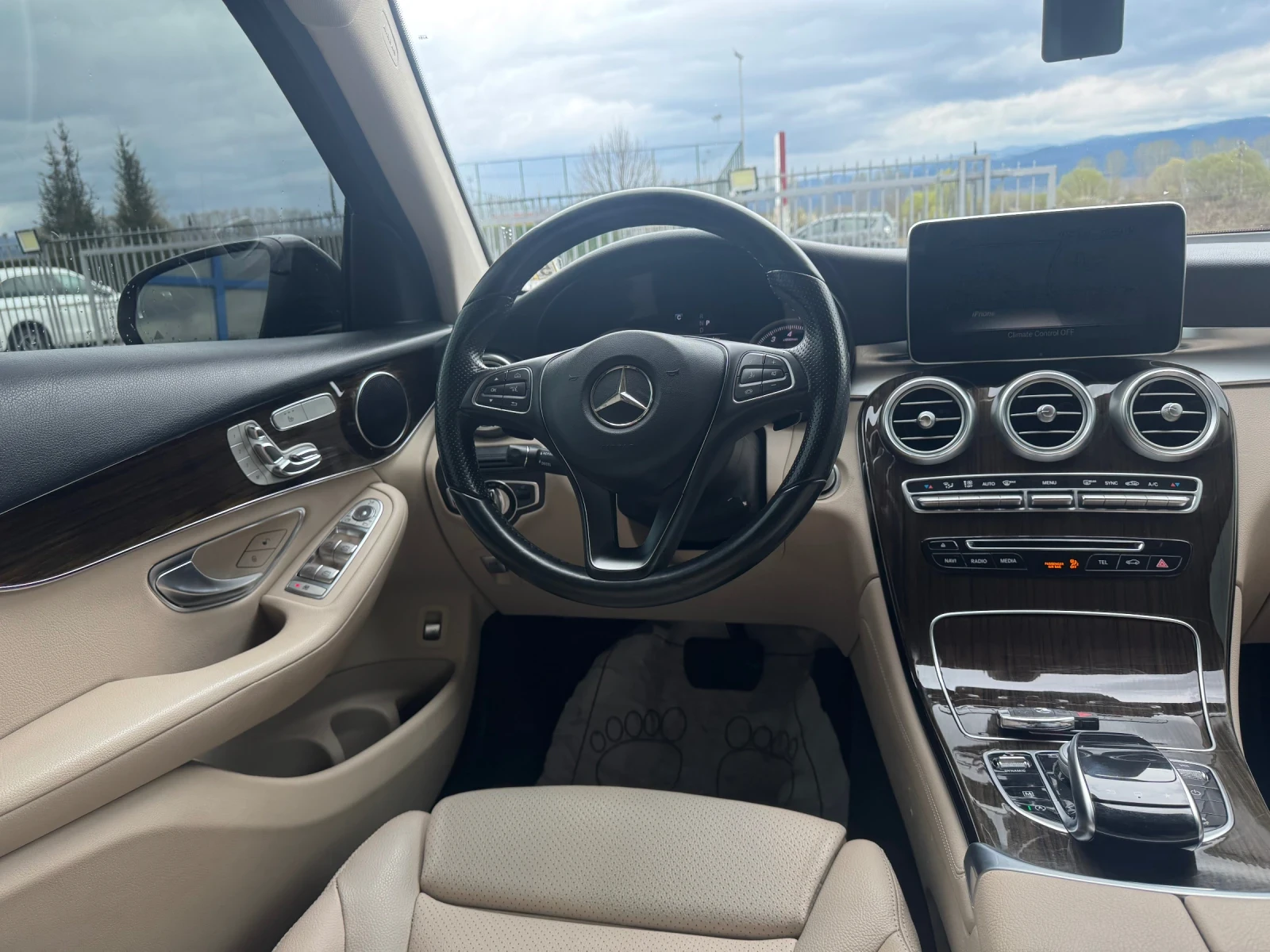 Mercedes-Benz GLC 300 4MATIC * TOP - изображение 9