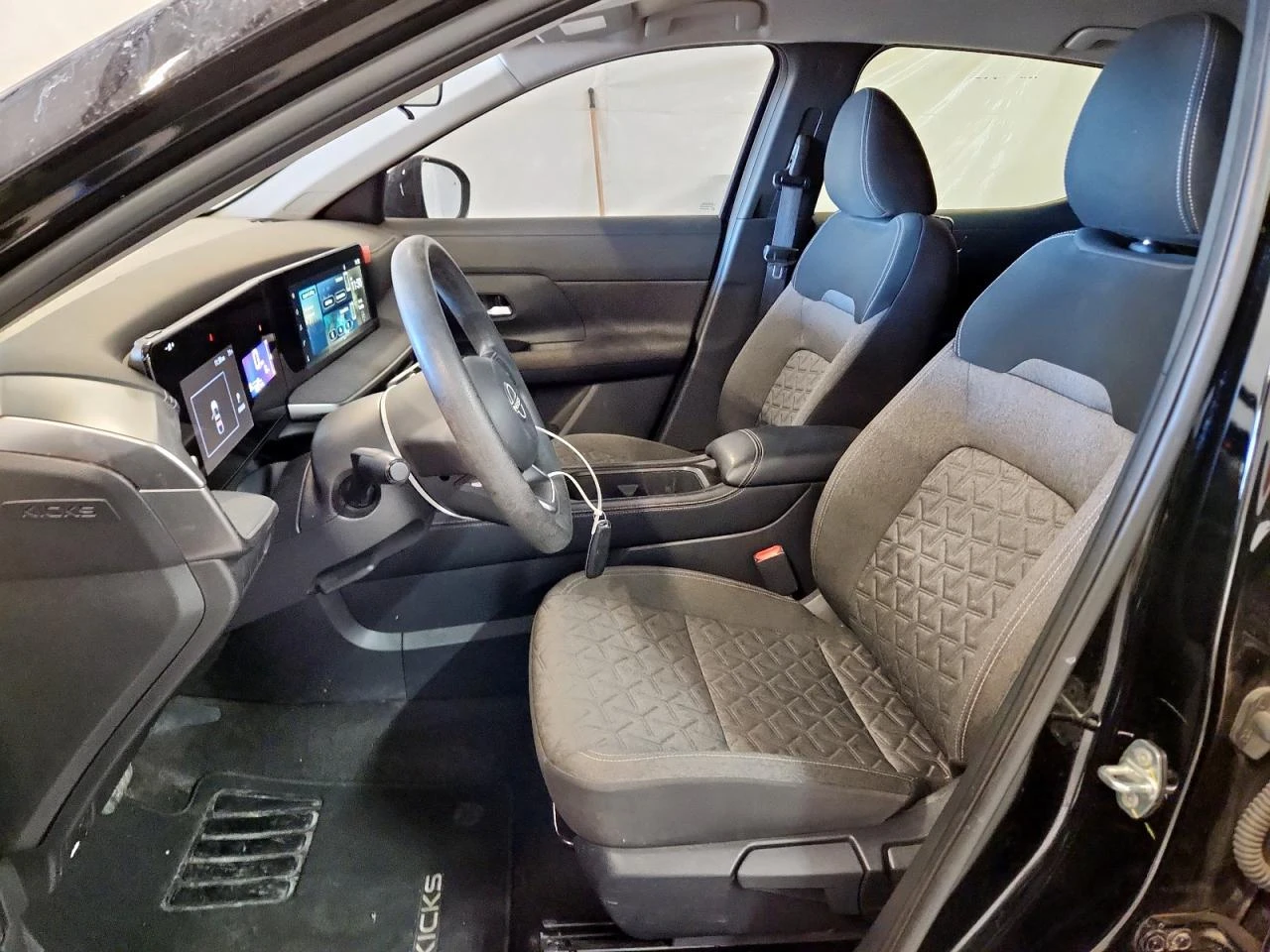 Nissan Qashqai KICKS SV* BLIND SPOT* DISTRONIC* PEDESTRIAN WARN*  - изображение 7