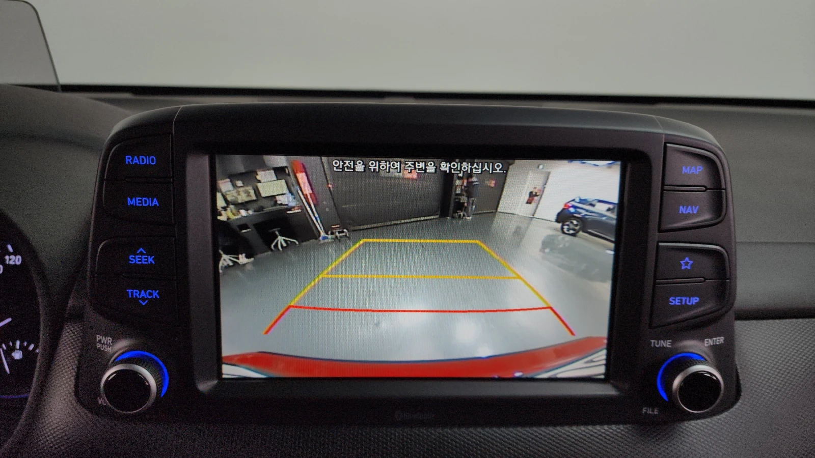 Hyundai Kona 1.6GDI /4x4/ Пълна сервизна !!!, снимка 14 - Автомобили и джипове - 53467604