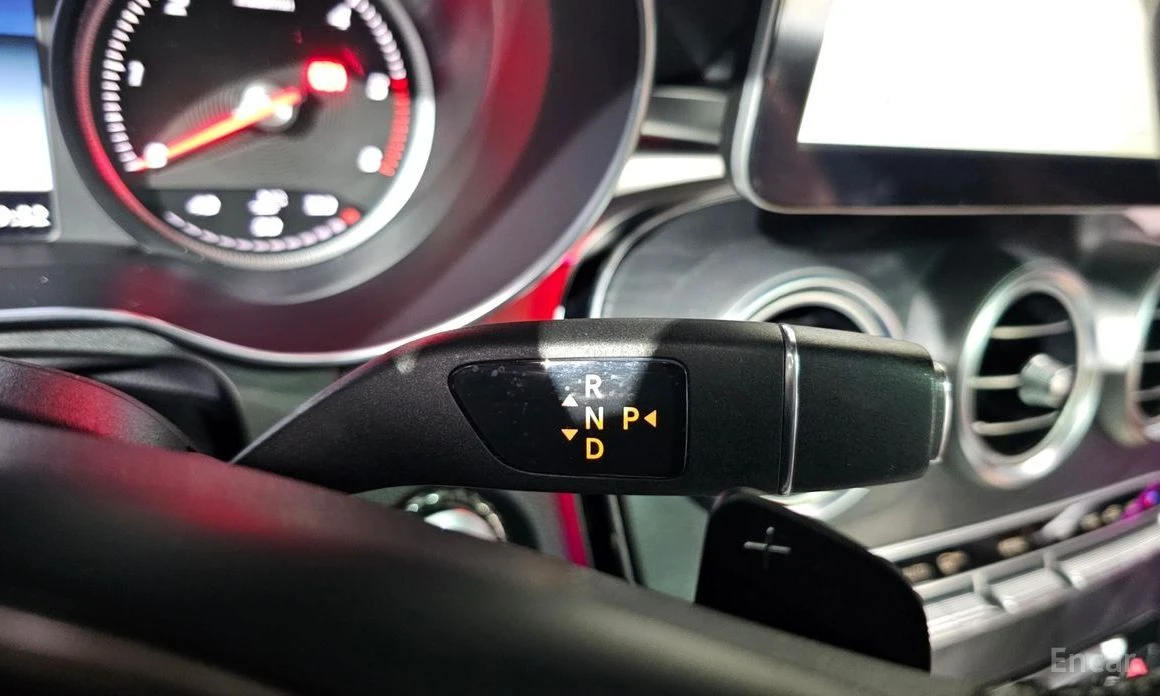 Mercedes-Benz GLC 220  - изображение 9