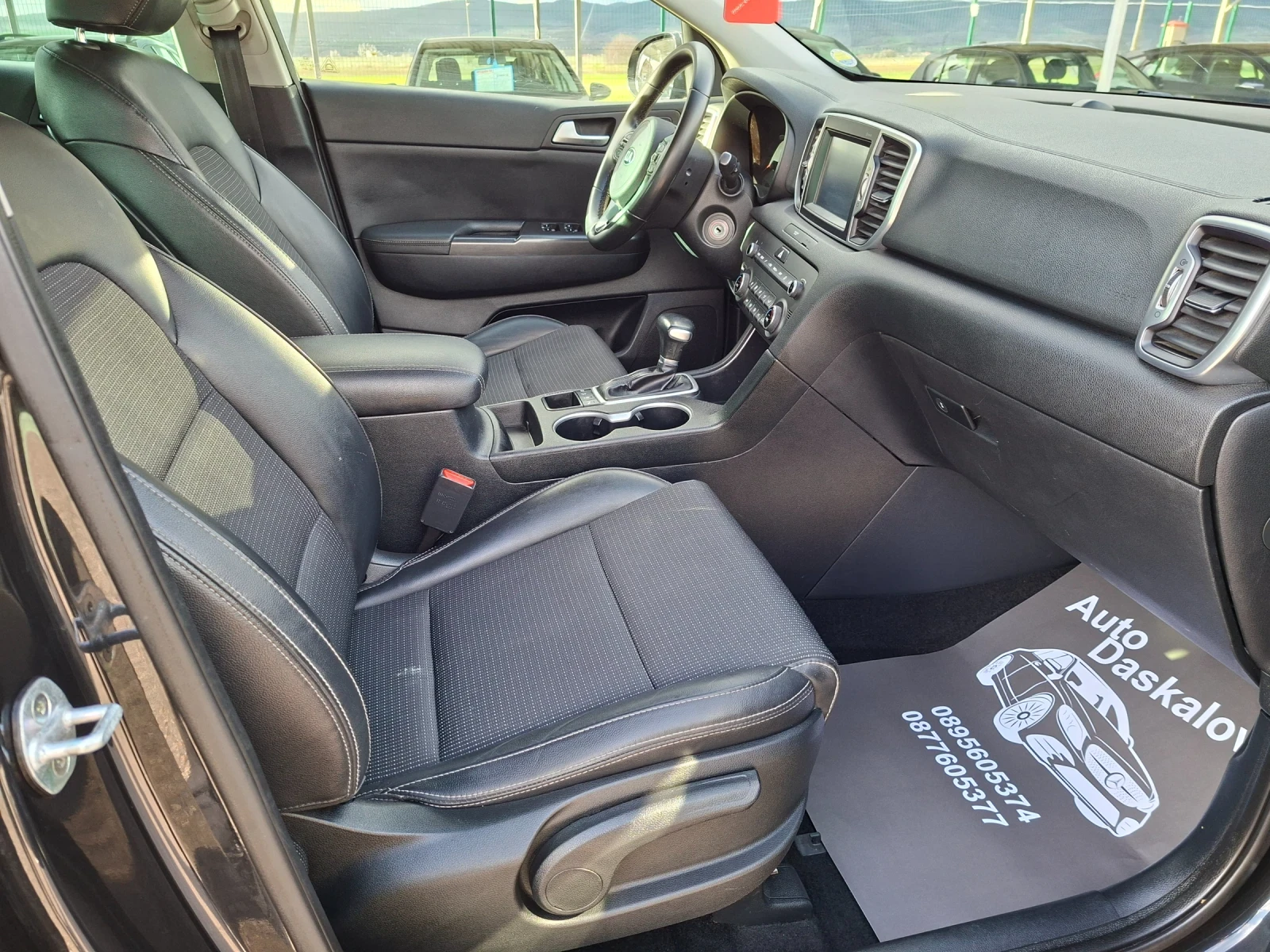 Kia Sportage 1, 7 crdi, снимка 12 - Автомобили и джипове - 54084292