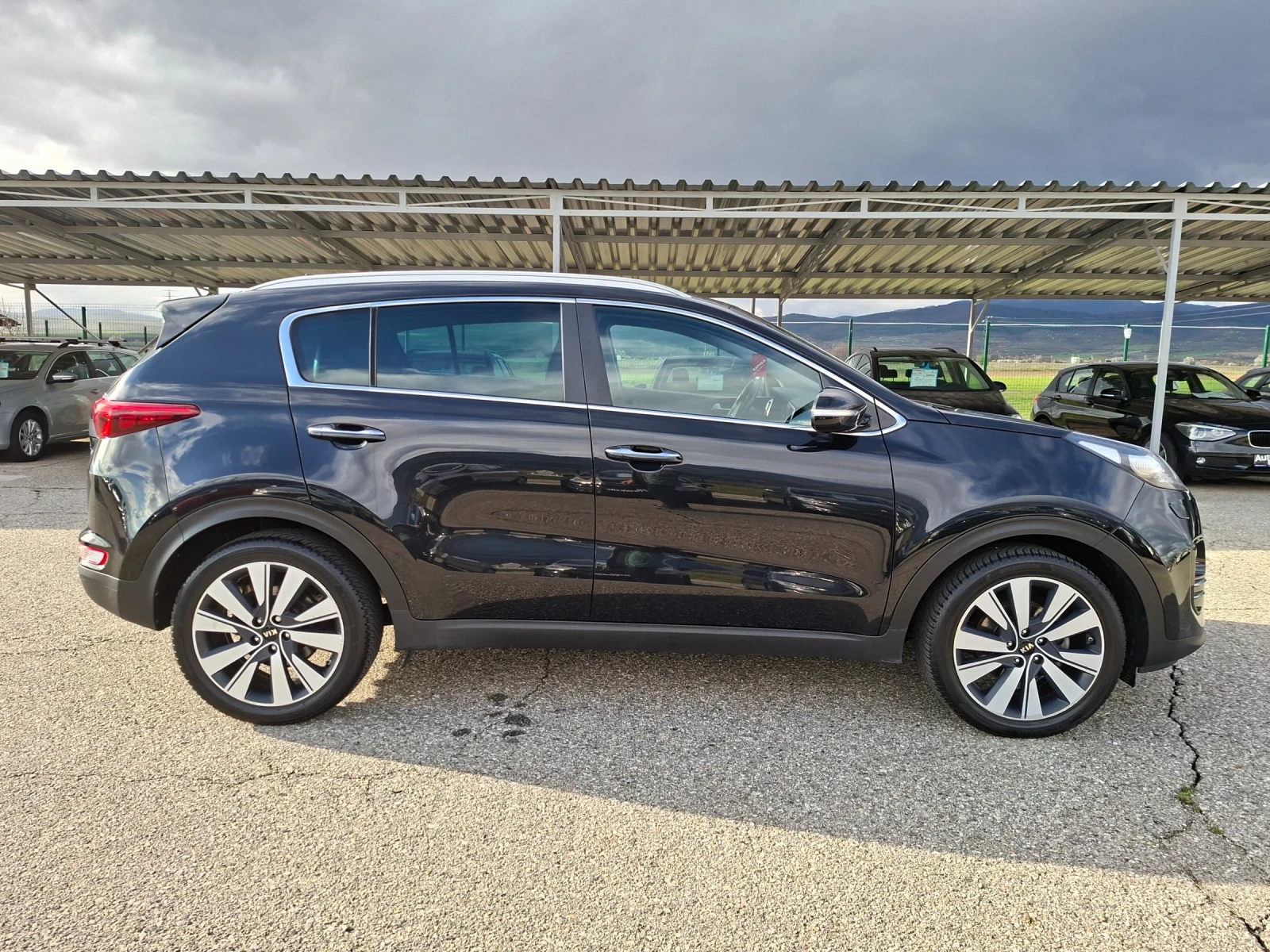 Kia Sportage 1, 7 crdi, снимка 4 - Автомобили и джипове - 54084292