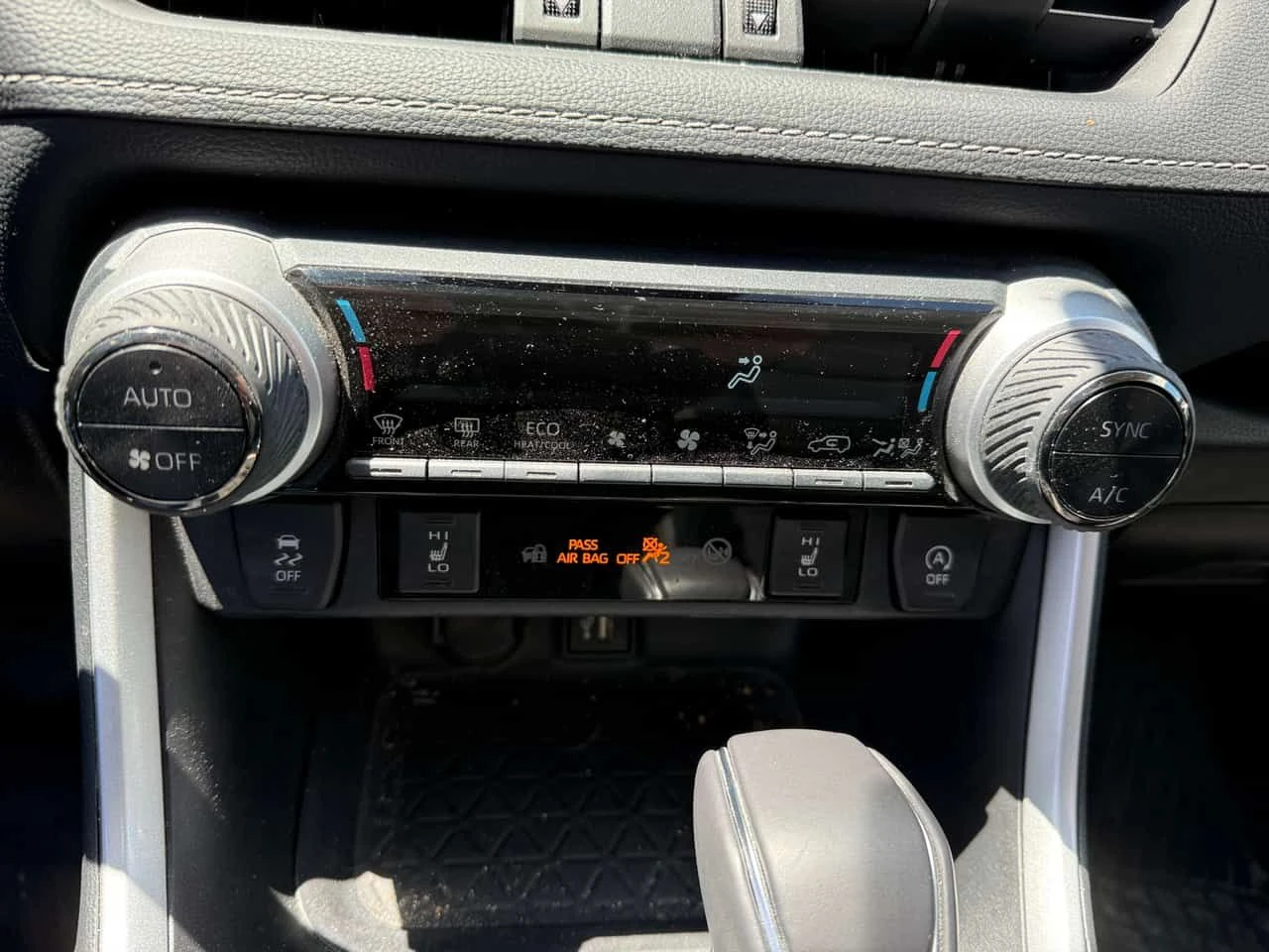Toyota Rav4 * XLE * CARFAX * 2 КЛЮЧА * ПАНО * KEYLESS, снимка 16 - Автомобили и джипове - 54750450