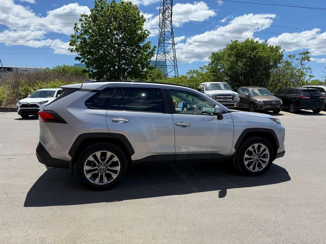 Toyota Rav4 * XLE * CARFAX * 2 КЛЮЧА * ПАНО * KEYLESS, снимка 3 - Автомобили и джипове - 54750450