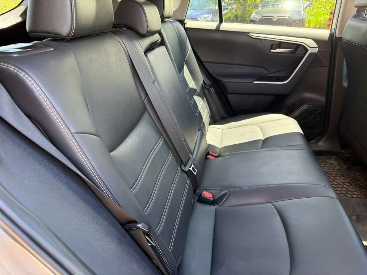 Toyota Rav4 * XLE * CARFAX * 2 КЛЮЧА * ПАНО * KEYLESS, снимка 10 - Автомобили и джипове - 54750450