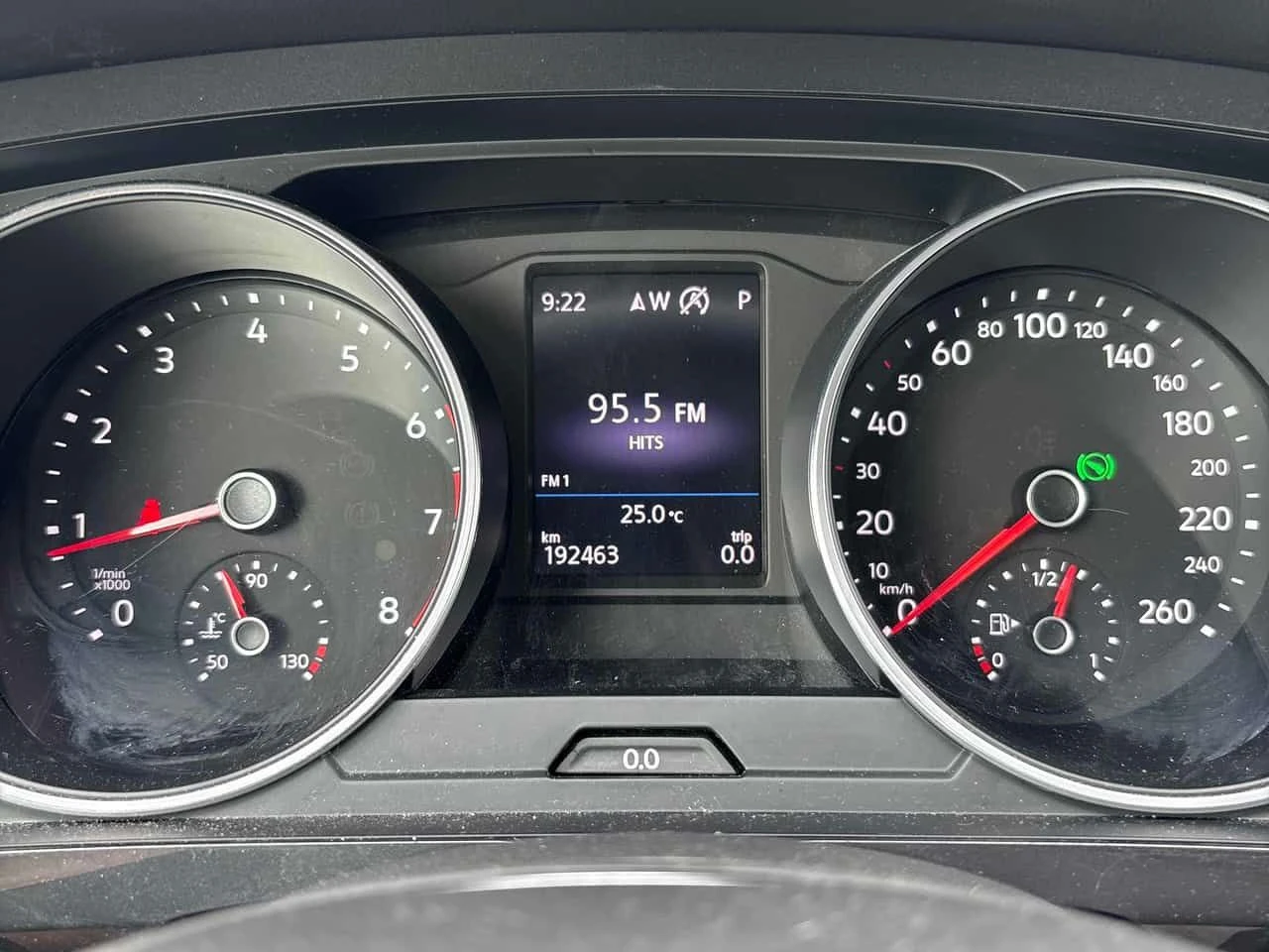 VW Tiguan * ОТ ПРЕДСТАВИТЕЛСТВО НА VOLKSWAGEN * АВТОКРЕДИТ *, снимка 8 - Автомобили и джипове - 55184741