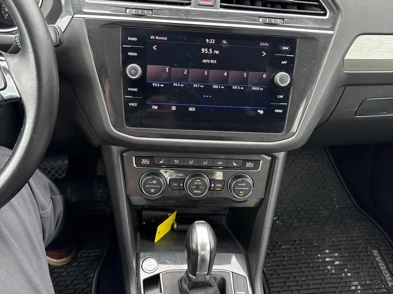 VW Tiguan * ОТ ПРЕДСТАВИТЕЛСТВО НА VOLKSWAGEN * АВТОКРЕДИТ *, снимка 9 - Автомобили и джипове - 55184741