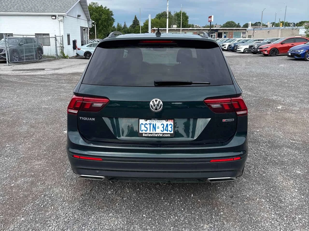 VW Tiguan * ОТ ПРЕДСТАВИТЕЛСТВО НА VOLKSWAGEN * АВТОКРЕДИТ *, снимка 4 - Автомобили и джипове - 55184741