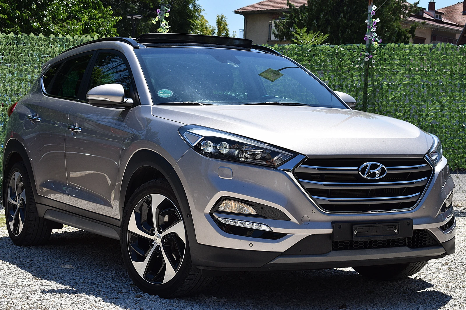Hyundai Tucson 2.0ШВЕЙЦАРИЯ/100000km/VERTEX/4x4/АВТОМАТ/ОБДУХВАНЕ, снимка 3 - Автомобили и джипове - 55289293