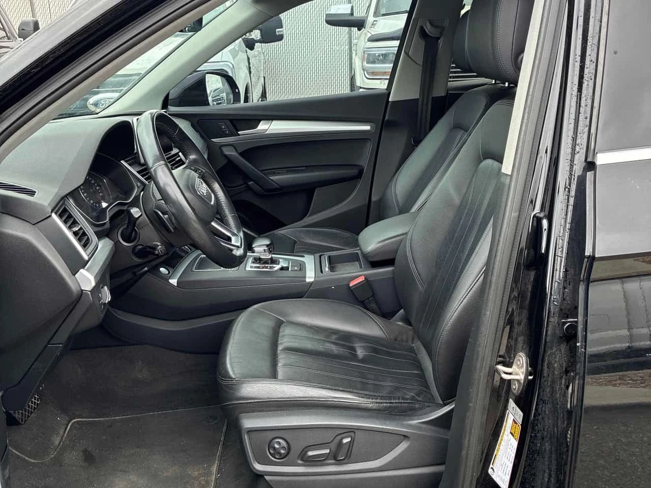 Audi Q5 * Komfort * ПОДГРЕВ* KEYLESS* PANORAMA* , снимка 11 - Автомобили и джипове - 55539449
