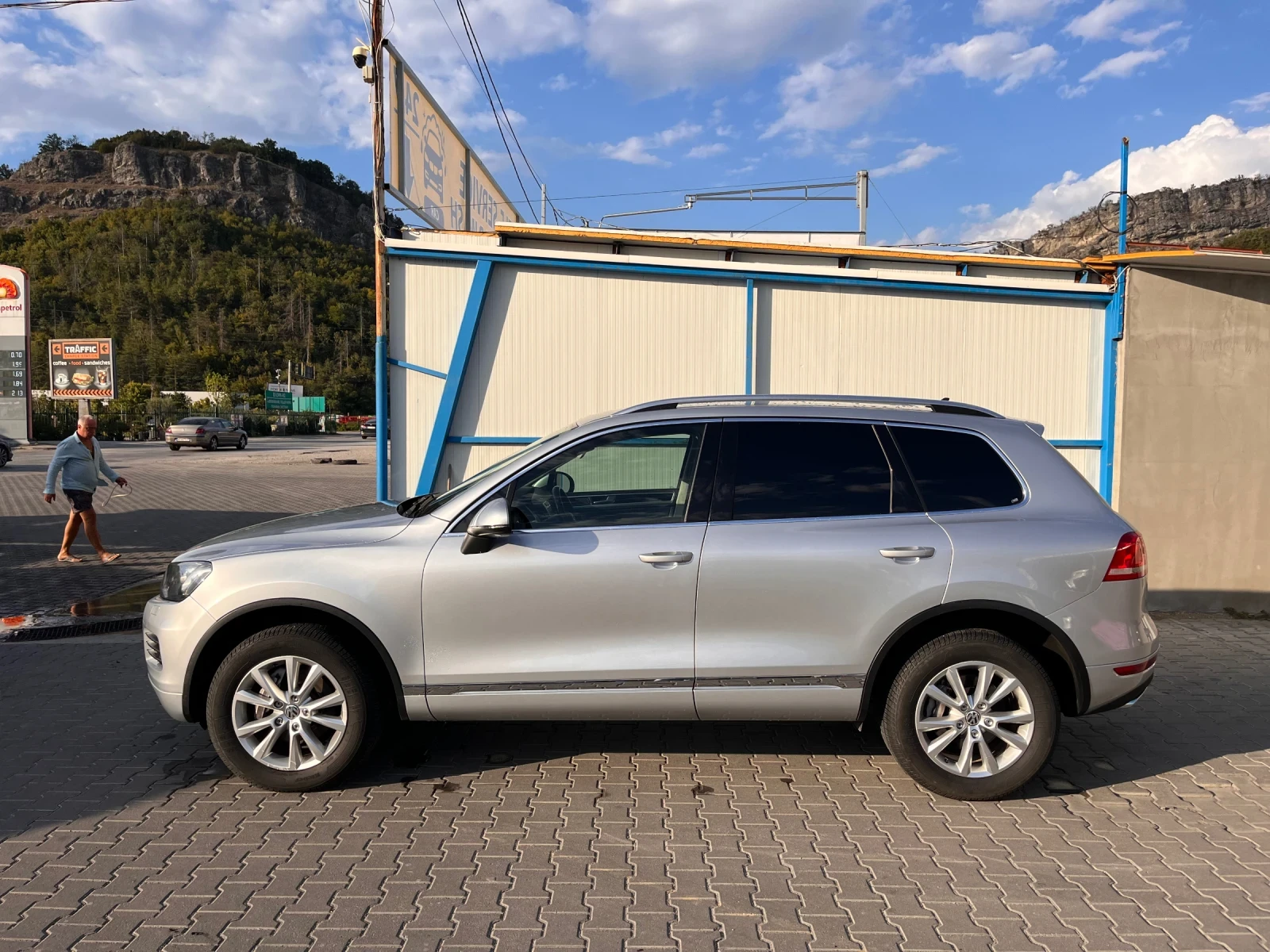 VW Touareg 3.0TDI, снимка 4 - Автомобили и джипове - 56181794