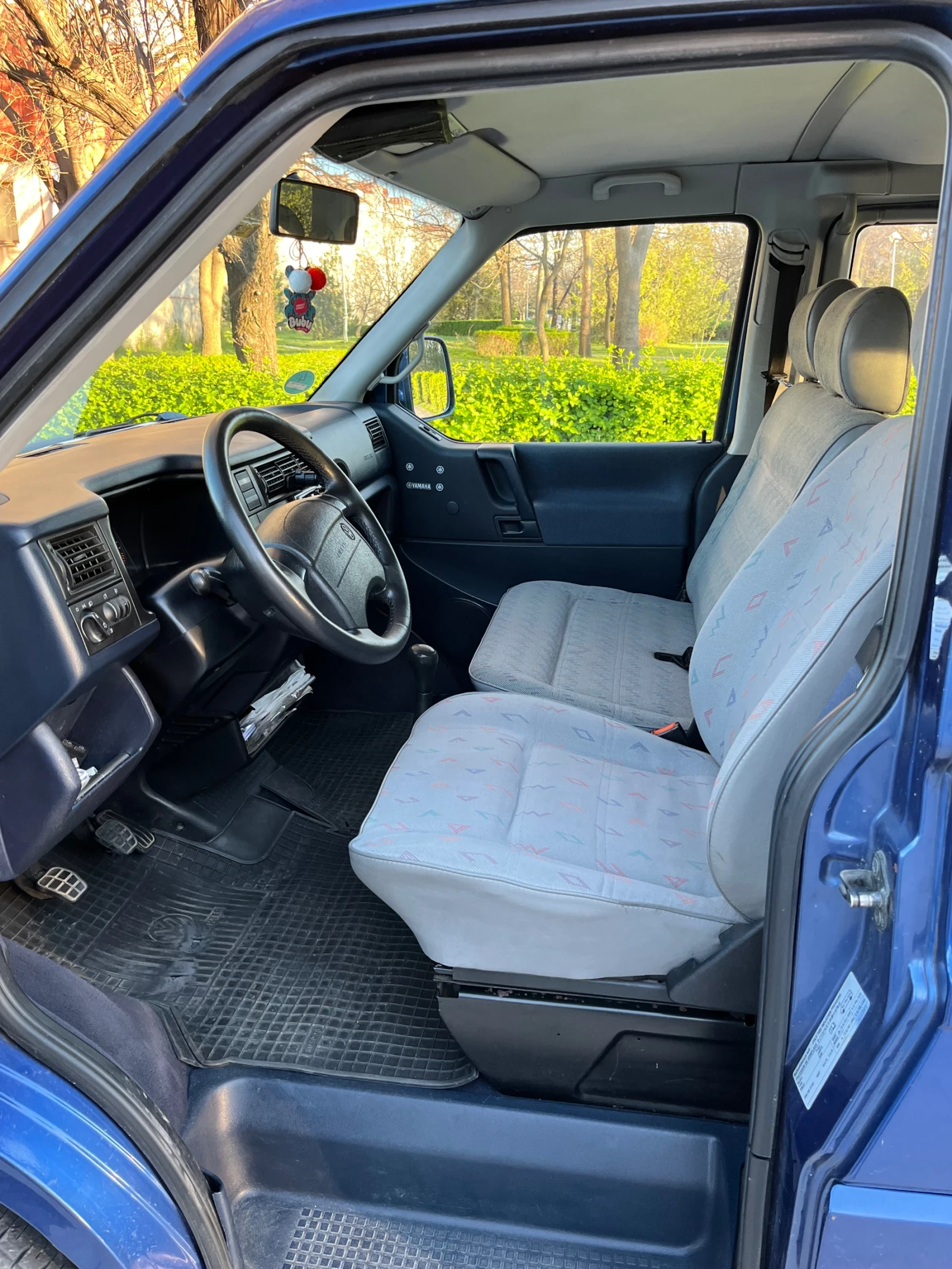 VW Caravelle Пътнически, снимка 8 - Бусове и автобуси - 54115272