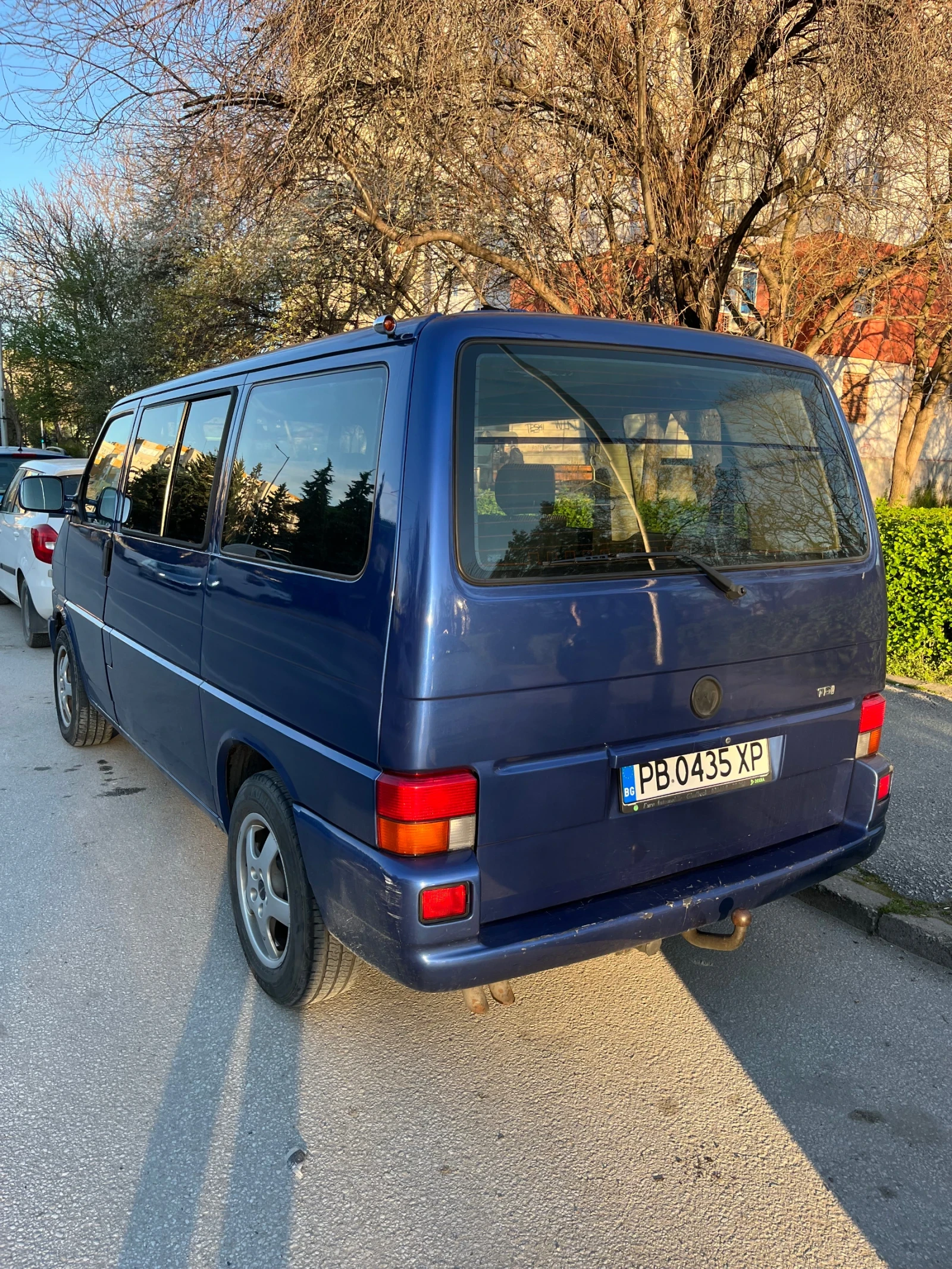 VW Caravelle Пътнически, снимка 5 - Бусове и автобуси - 54115272