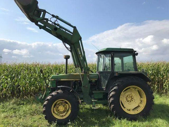 Трактор John Deere, снимка 1 - Селскостопанска техника - 47326578