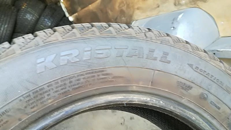 Гуми Зимни 195/65R15, снимка 7 - Гуми и джанти - 25609772