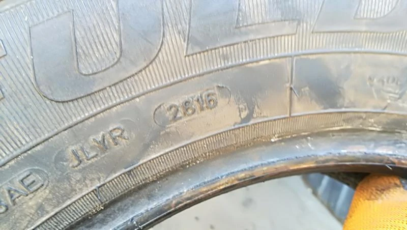 Гуми Зимни 195/65R15, снимка 8 - Гуми и джанти - 25609772