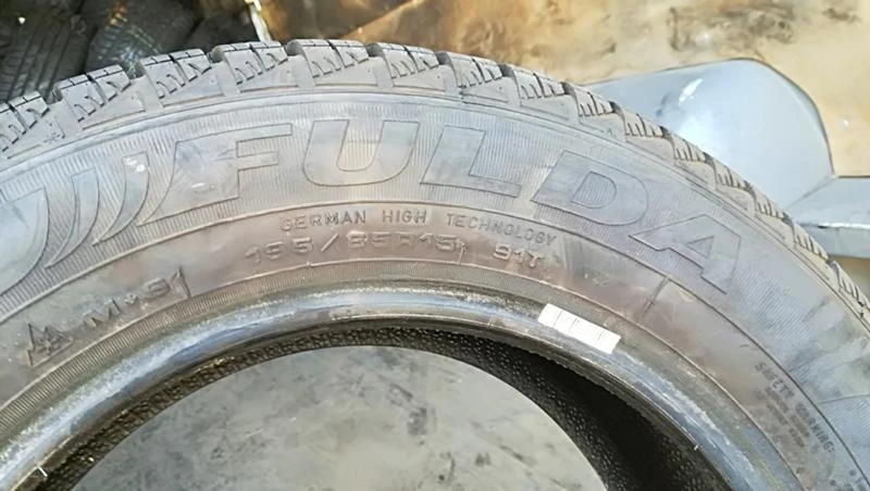 Гуми Зимни 195/65R15, снимка 4 - Гуми и джанти - 25609772