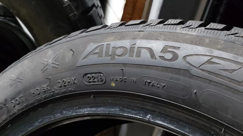 Гуми Зимни 225/55R17, снимка 5 - Гуми и джанти - 27564907