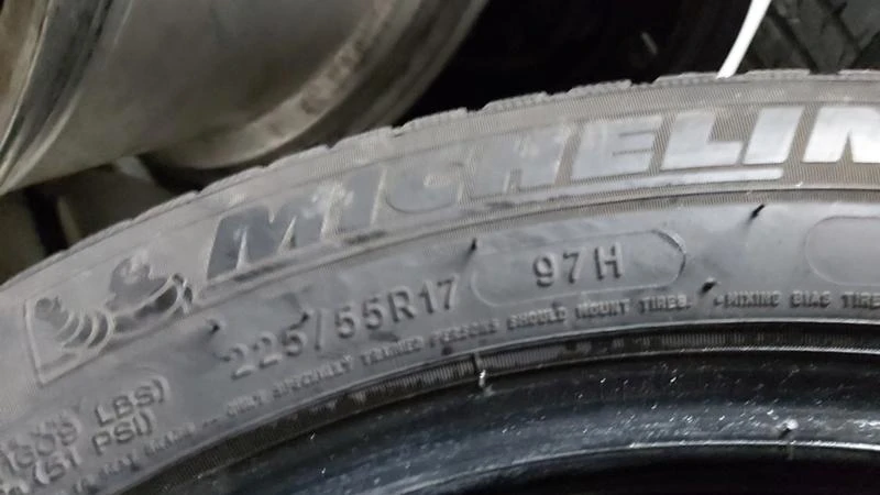 Гуми Зимни 225/55R17, снимка 6 - Гуми и джанти - 27564907