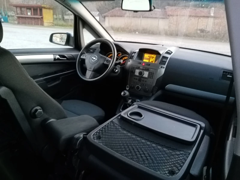 Opel Zafira 1.8i COSMO 6+ 1, снимка 14 - Автомобили и джипове - 48117295