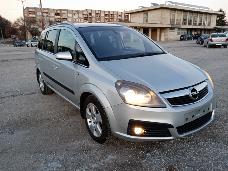 Opel Zafira 1.8i COSMO 6+ 1, снимка 2 - Автомобили и джипове - 48117295