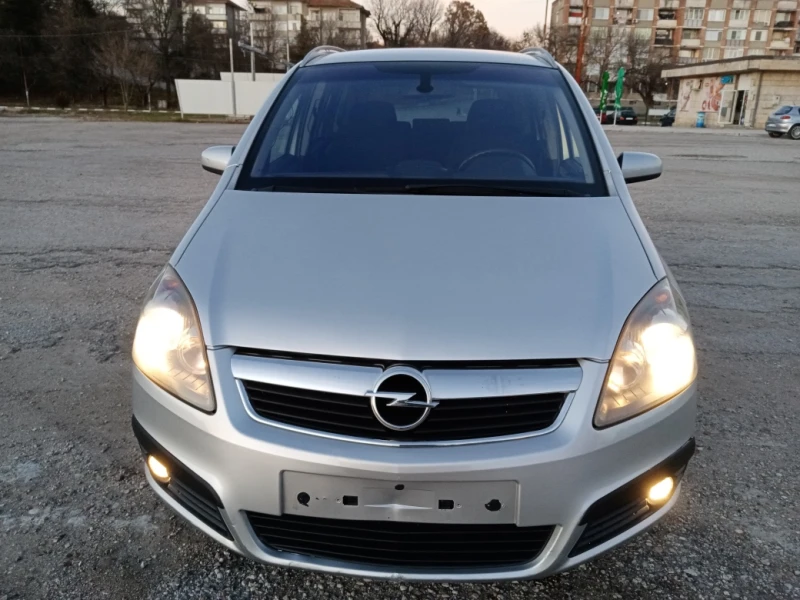 Opel Zafira 1.8i COSMO 6+ 1, снимка 3 - Автомобили и джипове - 48117295