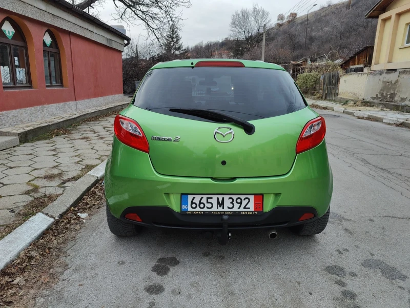 Mazda 2 1.3i, снимка 4 - Автомобили и джипове - 48246785