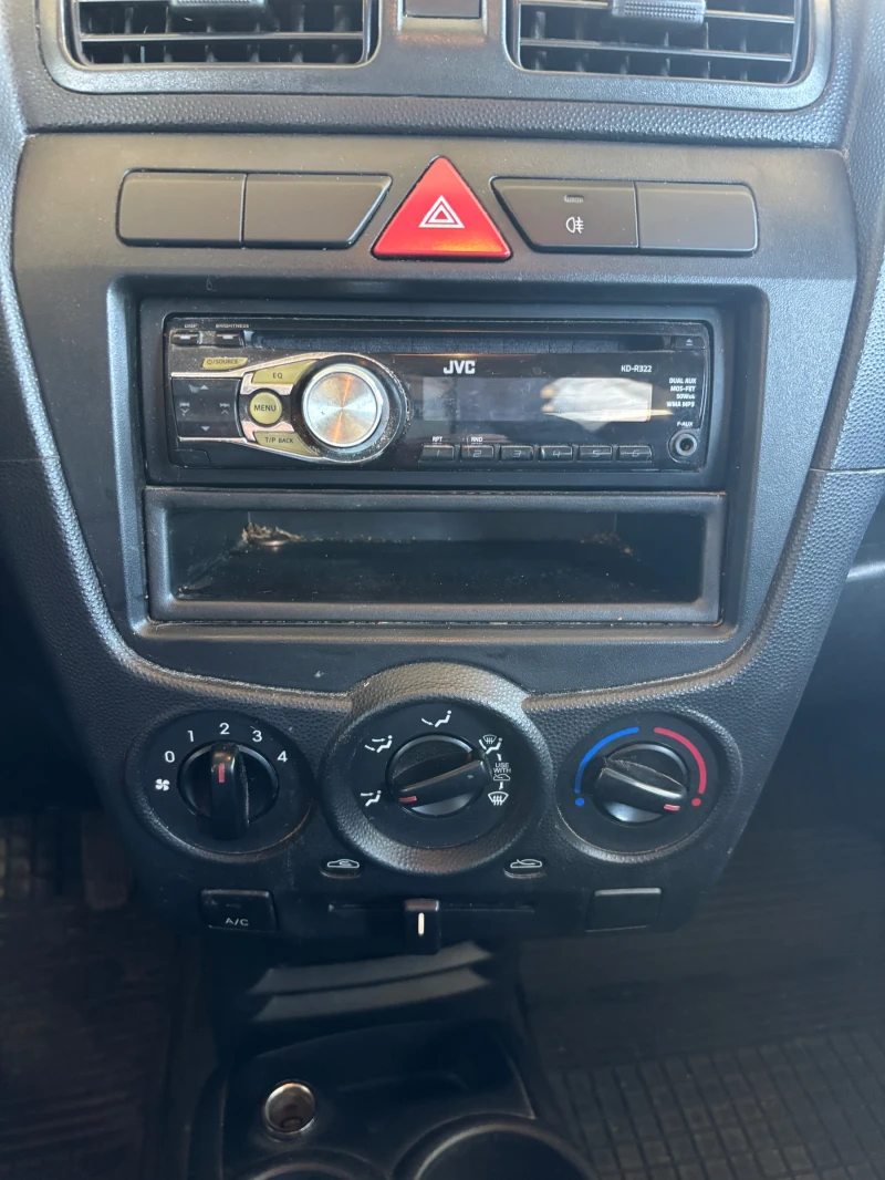 Kia Picanto 1.1 i-Klima, снимка 8 - Автомобили и джипове - 52473316