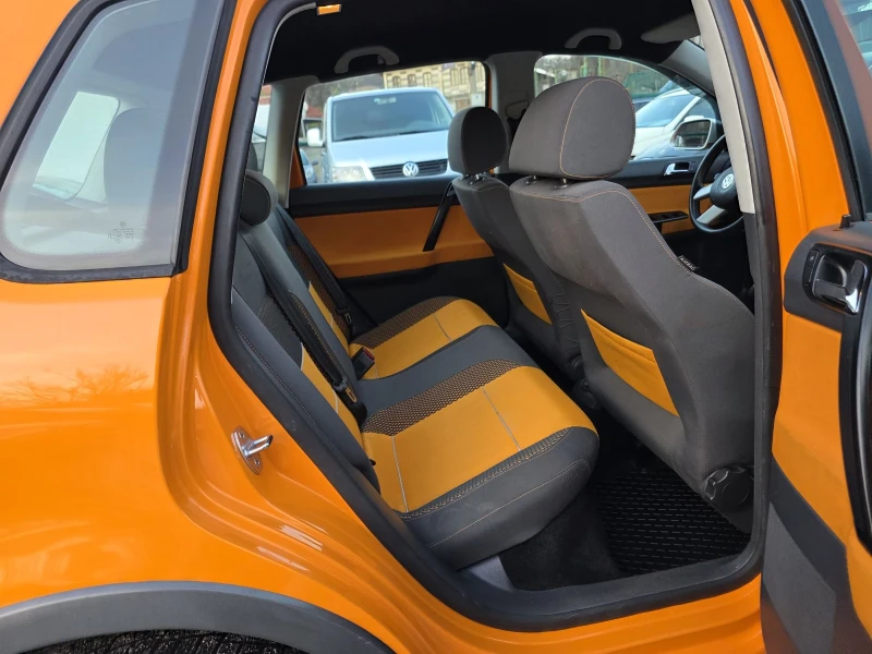 VW Polo CROSS 1.6 I 101 К.С. КЛИМА / ОБСЛУЖЕН, снимка 11 - Автомобили и джипове - 52635238