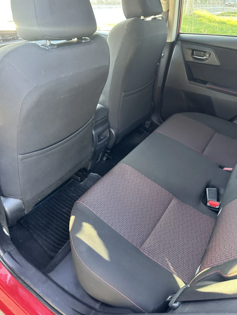 Toyota Auris, снимка 9 - Автомобили и джипове - 52816038