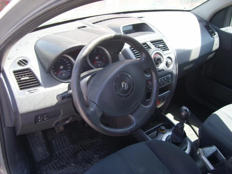 Renault Megane 1.9MN.ZAPAZEN ZA 4ASTI, снимка 6 - Автомобили и джипове - 47204042