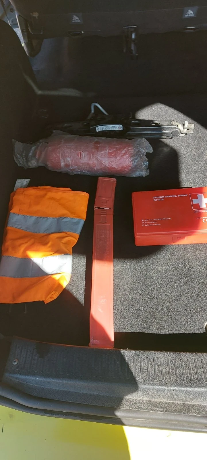 Dacia Lodgy, снимка 9 - Автомобили и джипове - 53804123