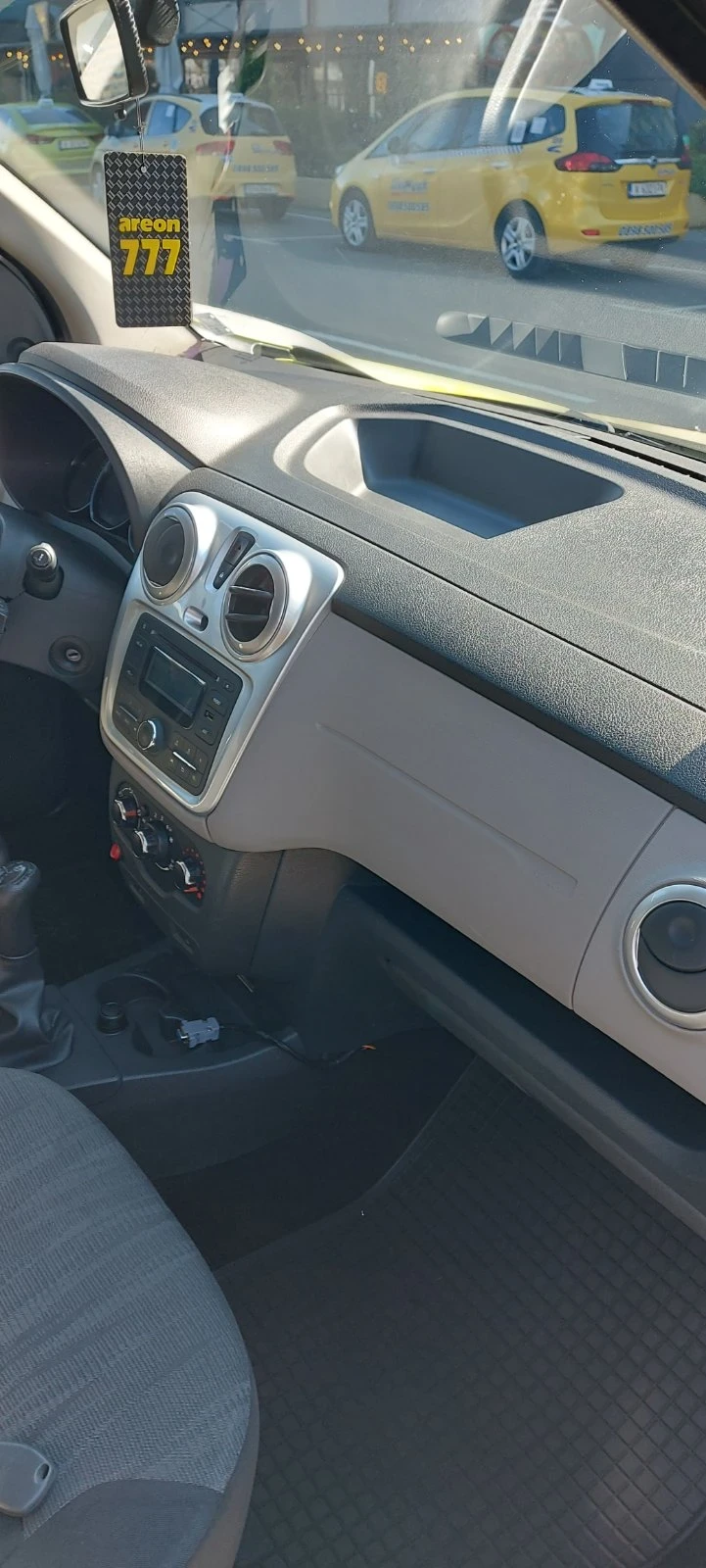 Dacia Lodgy, снимка 7 - Автомобили и джипове - 53804123