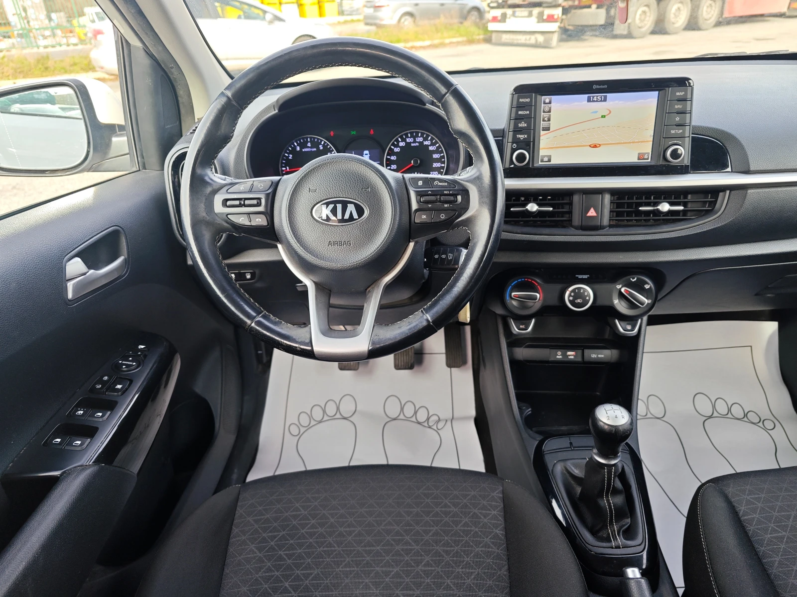 Kia Picanto 1, 0i Navi/Led/Cam - изображение 10