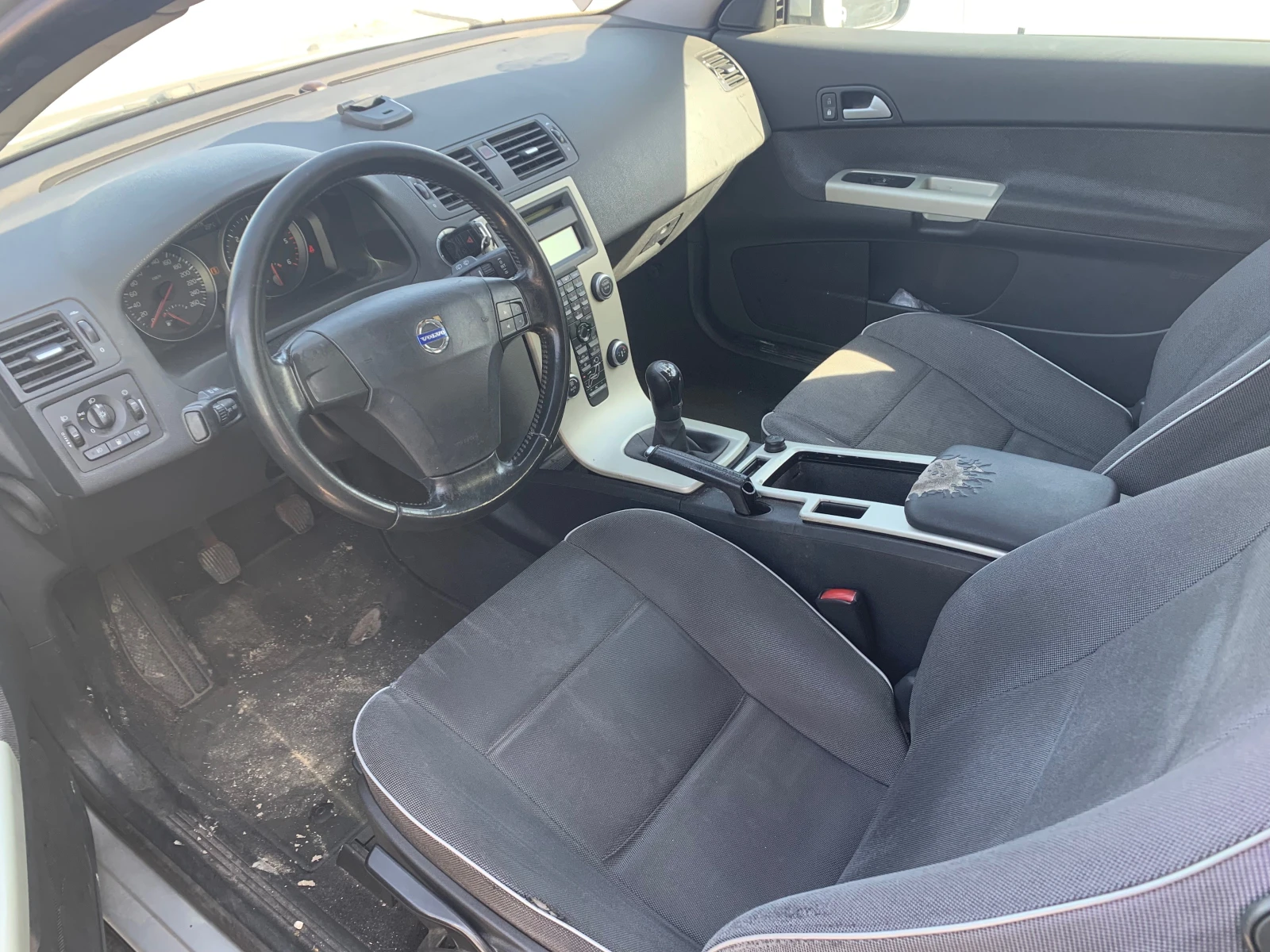 Volvo C30 1.6d - изображение 6