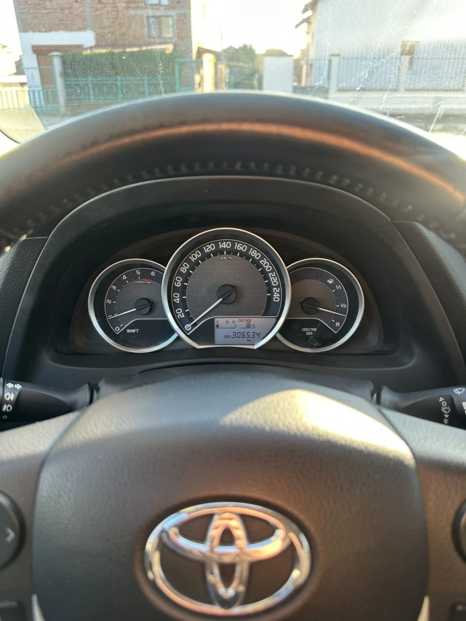 Toyota Auris | Mobile.bg � ����������� 14