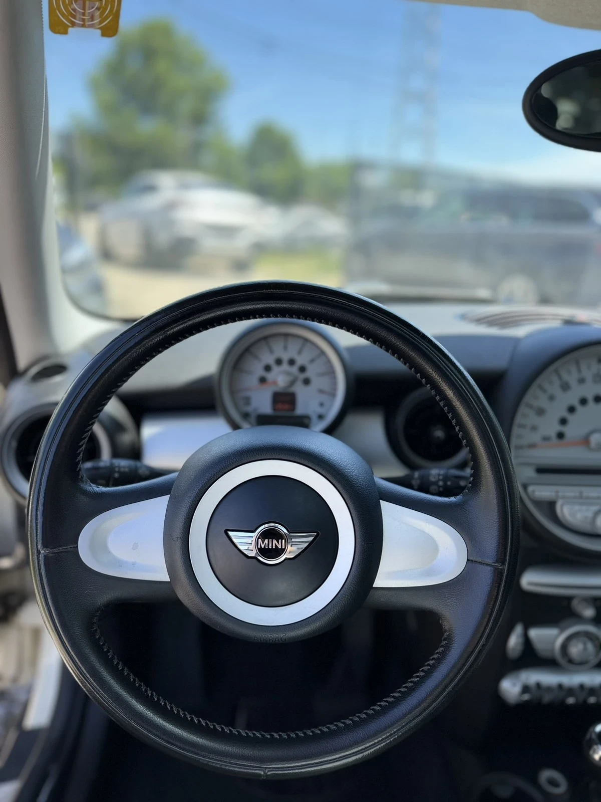 Mini One 1.6i FACE! Панорама! Германия!, снимка 10 - Автомобили и джипове - 52944547
