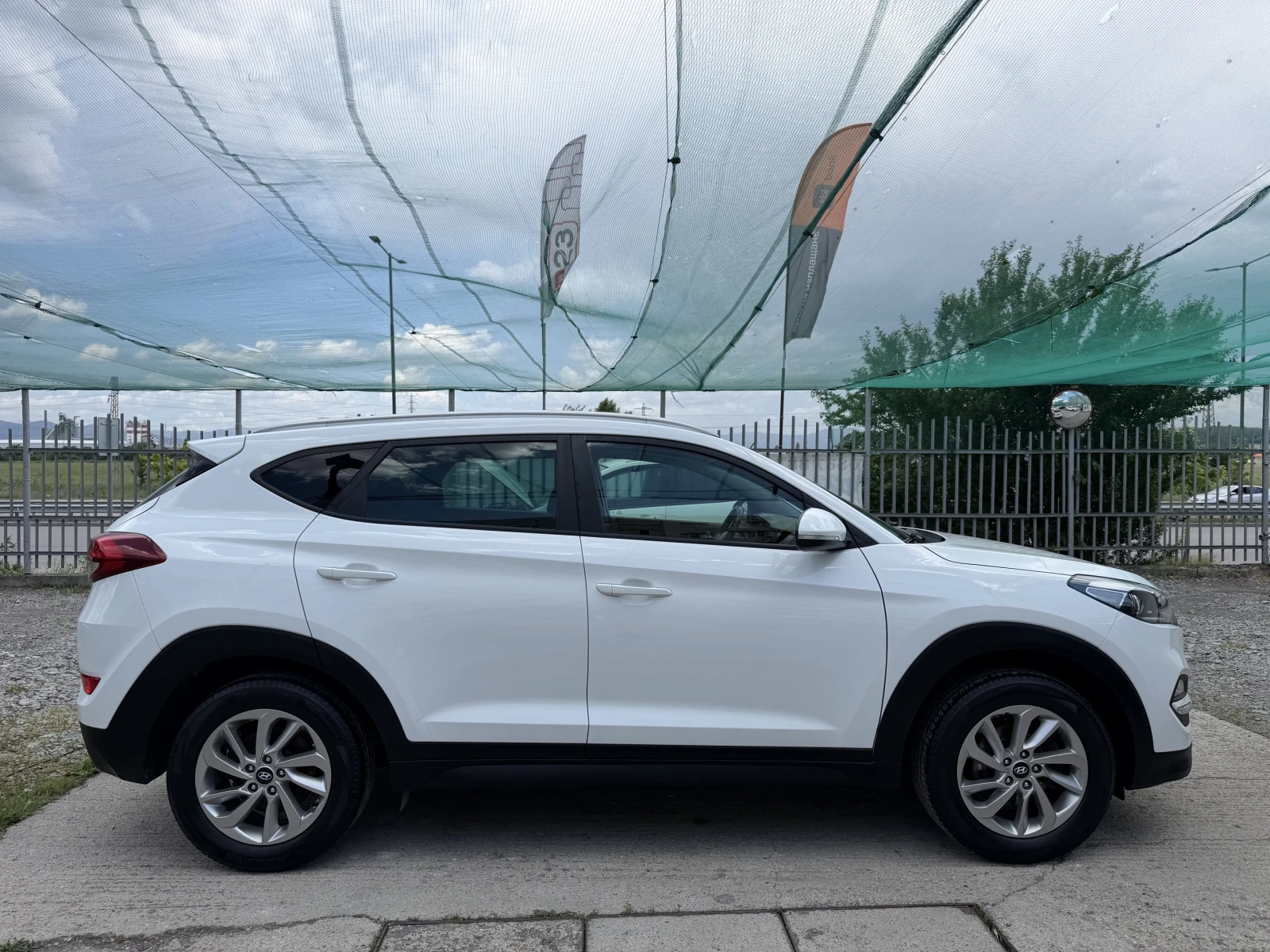 Hyundai Tucson 1.6* ГАЗ-LPG* НАВИГАЦИЯ* ЕВРО* 6* * * , снимка 7 - Автомобили и джипове - 53769723