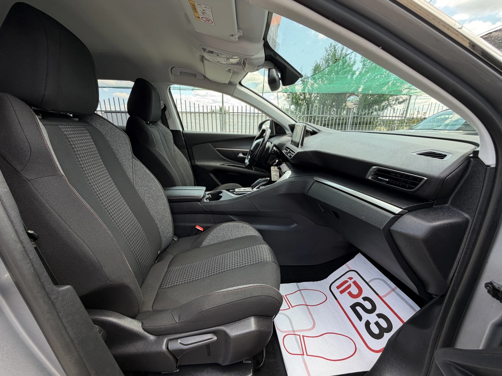 Peugeot 3008 БЕНЗИН* ЕАТ* 8* АВТОМАТИК* Apple* CarPlay* * * , снимка 12 - Автомобили и джипове - 53769723