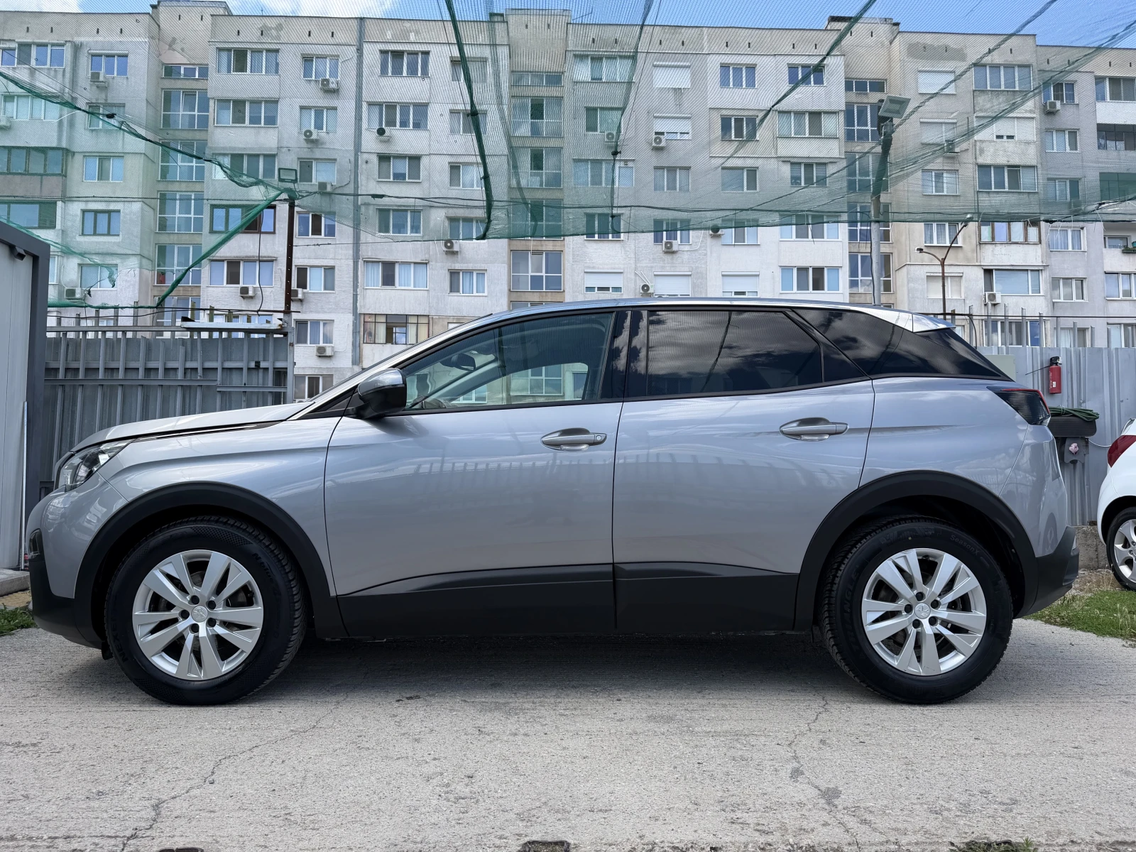 Peugeot 3008 БЕНЗИН* ЕАТ* 8* АВТОМАТИК* Apple* CarPlay* * * , снимка 3 - Автомобили и джипове - 53769723