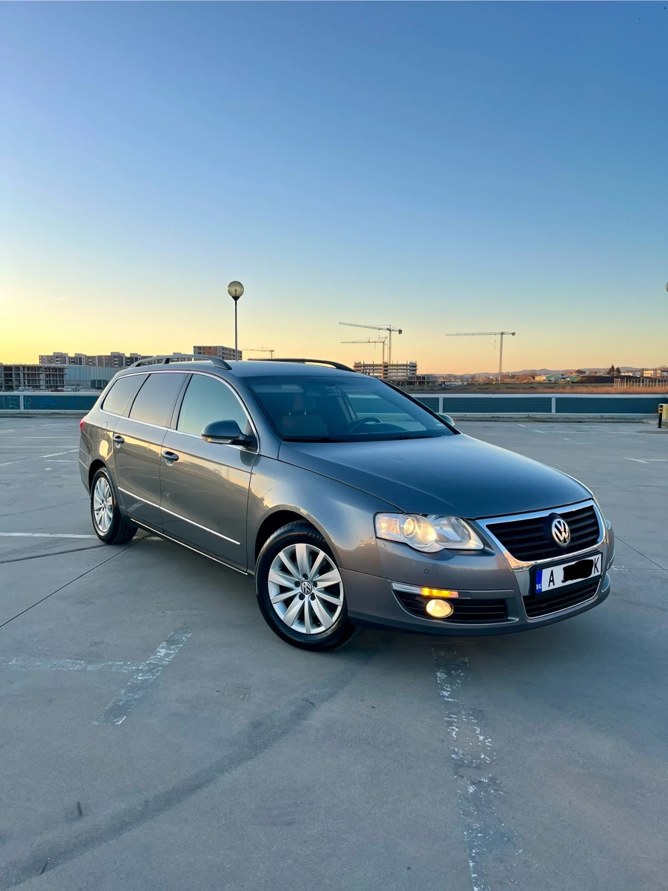 VW Passat 2.0TDI Highline * NAVI* MULTI Обслужена ТОП