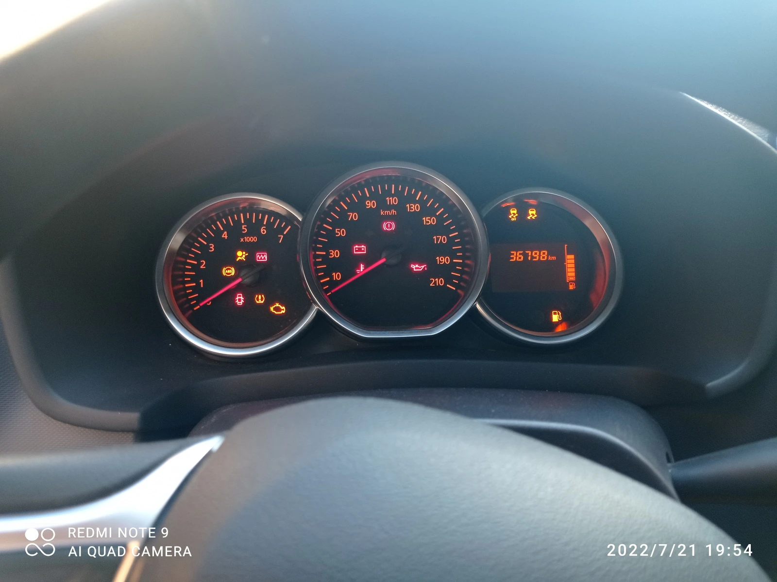 Dacia Sandero 1.0.Газов Инж., снимка 4 - Автомобили и джипове - 54095466