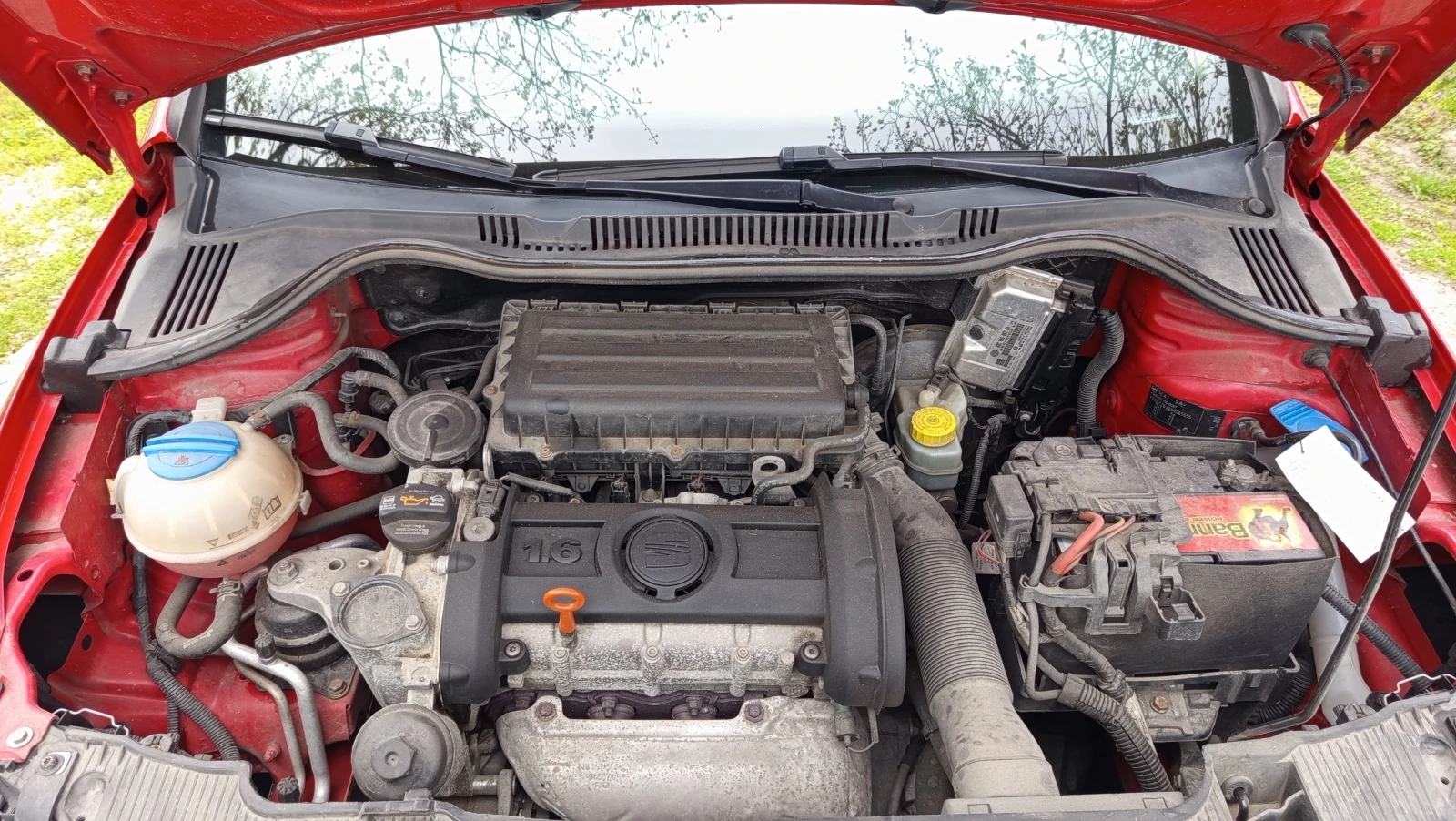 Seat Ibiza 1.6 i СТАРИЯТ МОТОР 105 PS КЛИМА, снимка 14 - Автомобили и джипове - 54125930